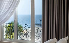 Ami Mar Hotel
